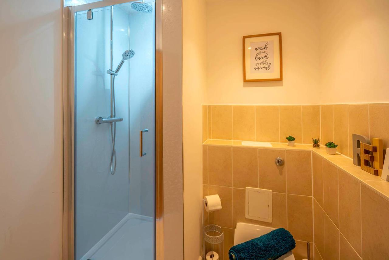 The Chaucer - Modern 3 Bed Home With Parking Close To City Centre Кентърбъри Екстериор снимка