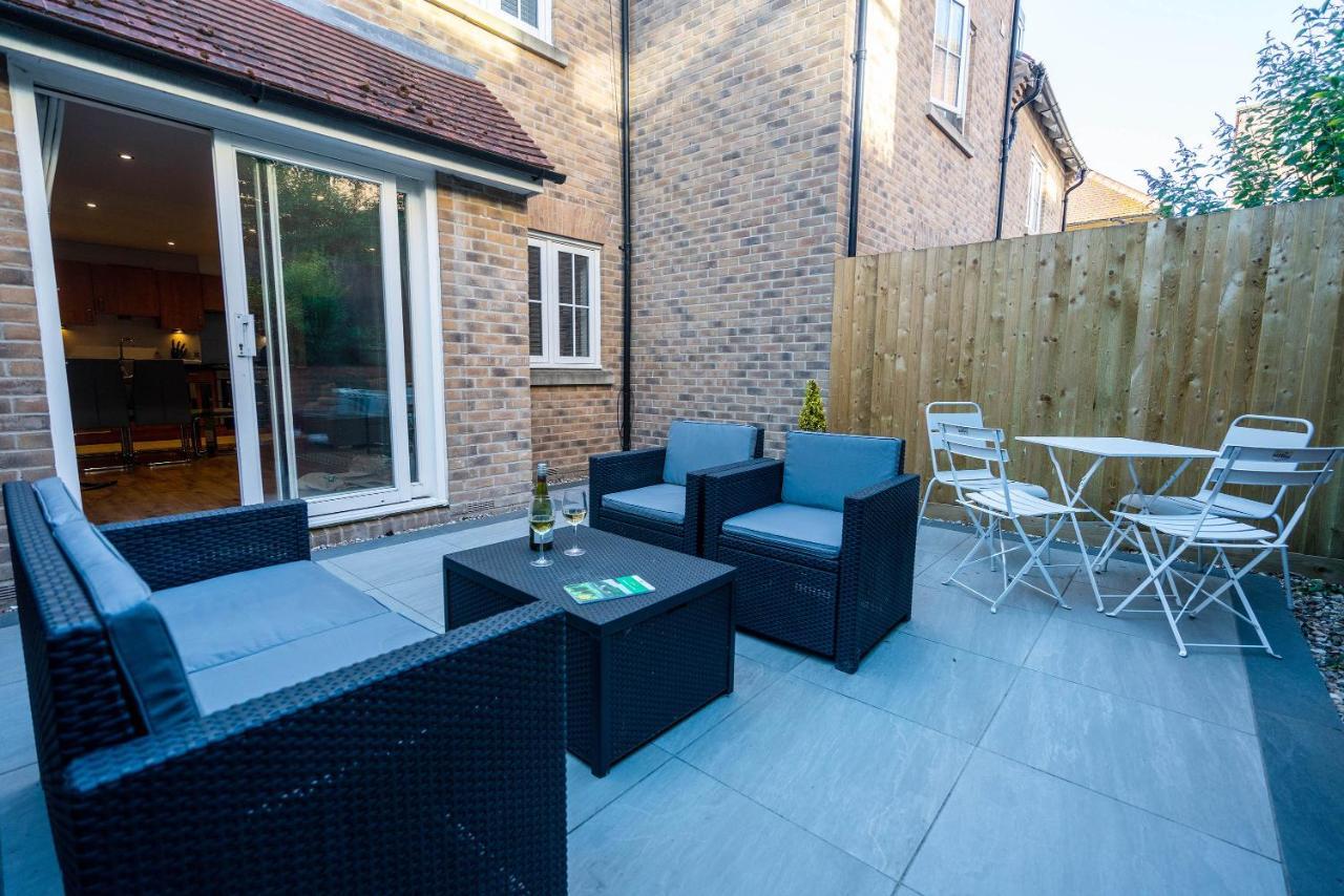 The Chaucer - Modern 3 Bed Home With Parking Close To City Centre Кентърбъри Екстериор снимка